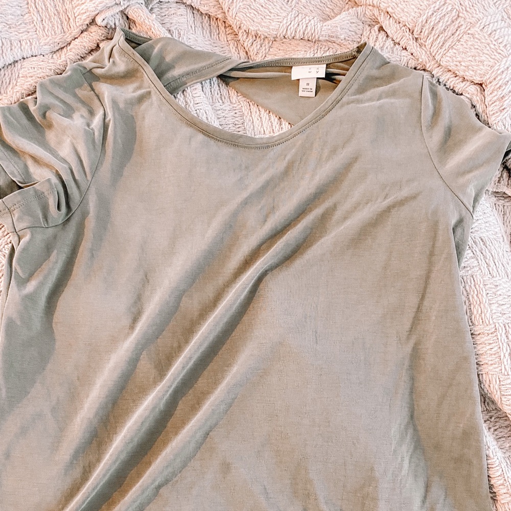 Short sleeve tee